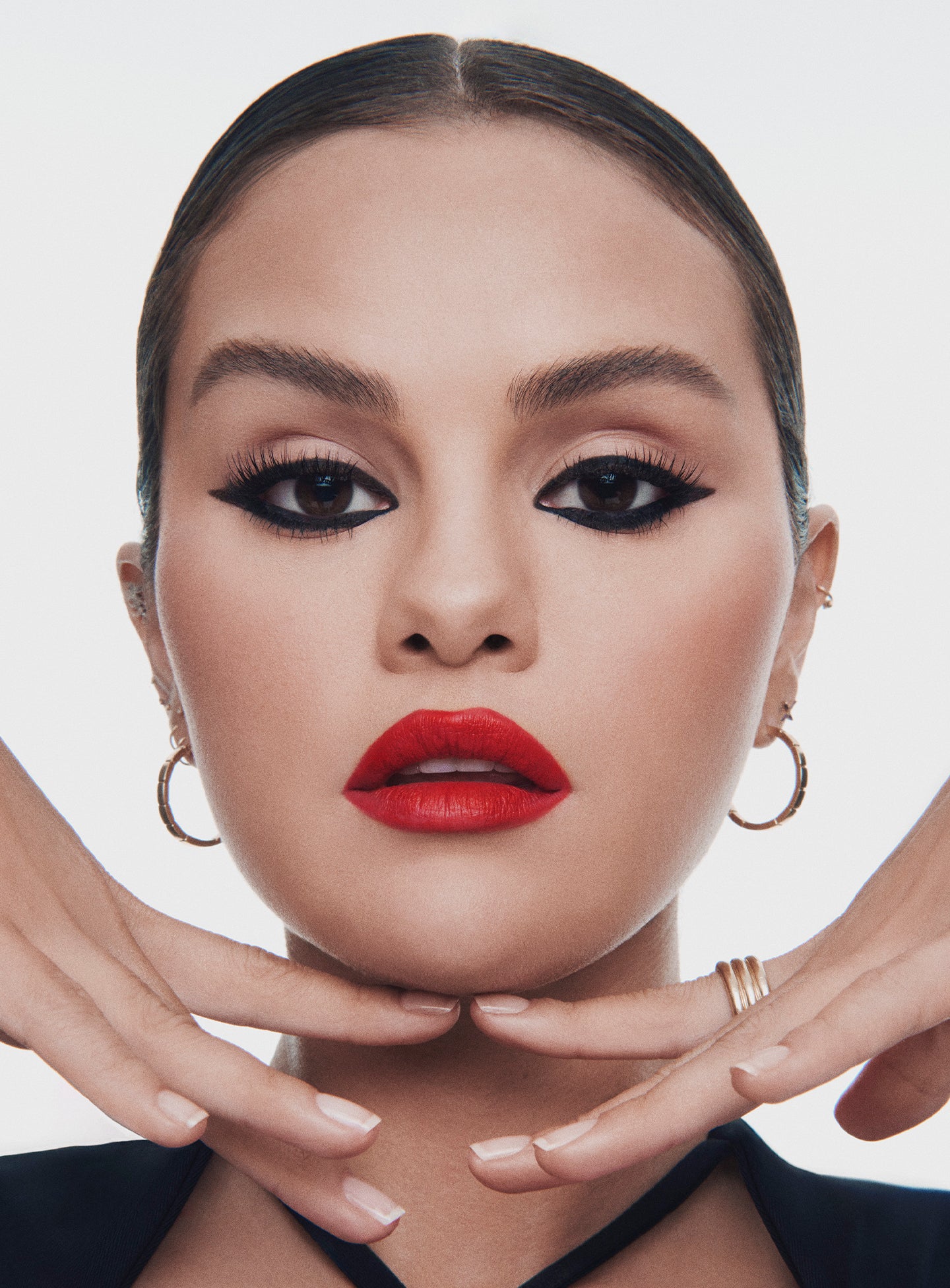 CAMPAIGN-SELENA-KW-MATTE-LIP-LINER-LIPSTICK-DEVOTED-01-1
