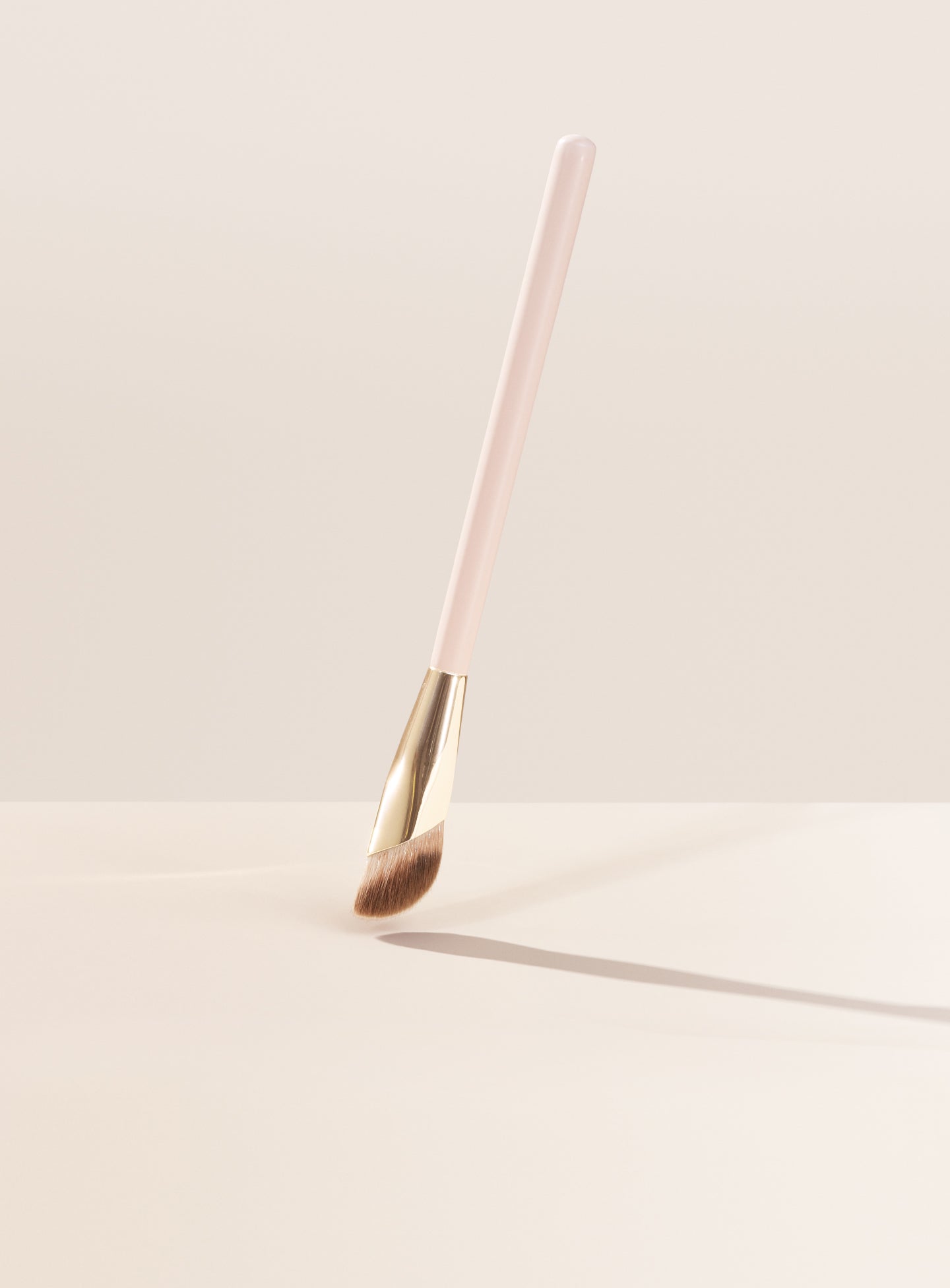 CONCEALER-BRUSH-SKU-1_ed7341ff-1a87-45fc-b6e2-1e2ffb08a96f-1