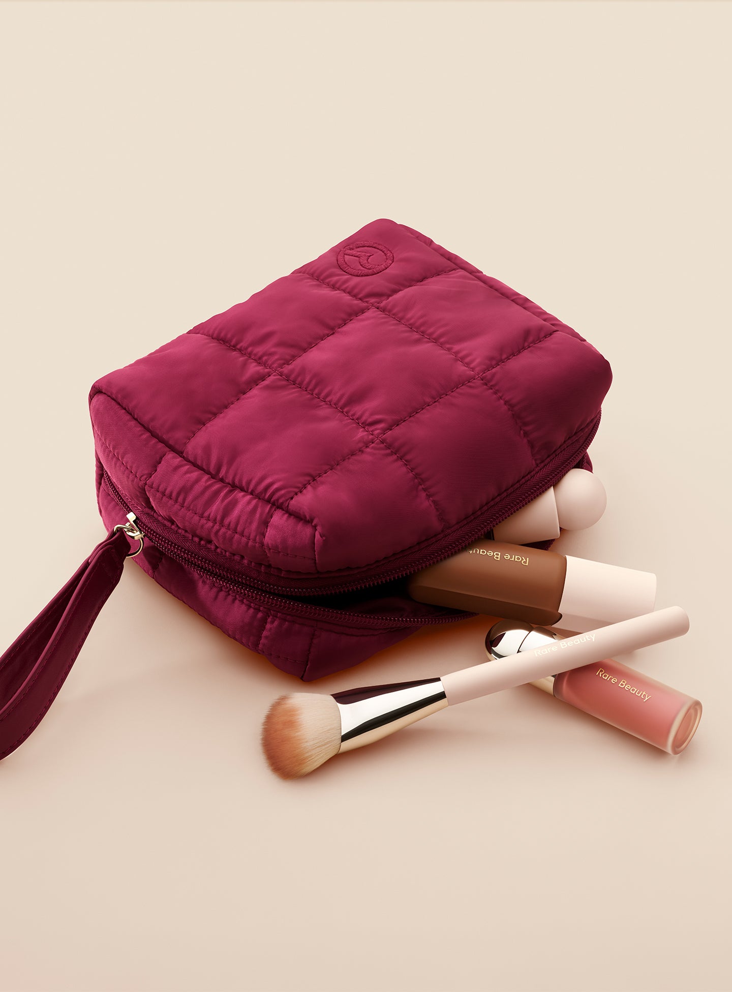 ECOMM-PUFFY-ESSENTIALS-POUCH-MERLOT-03-1