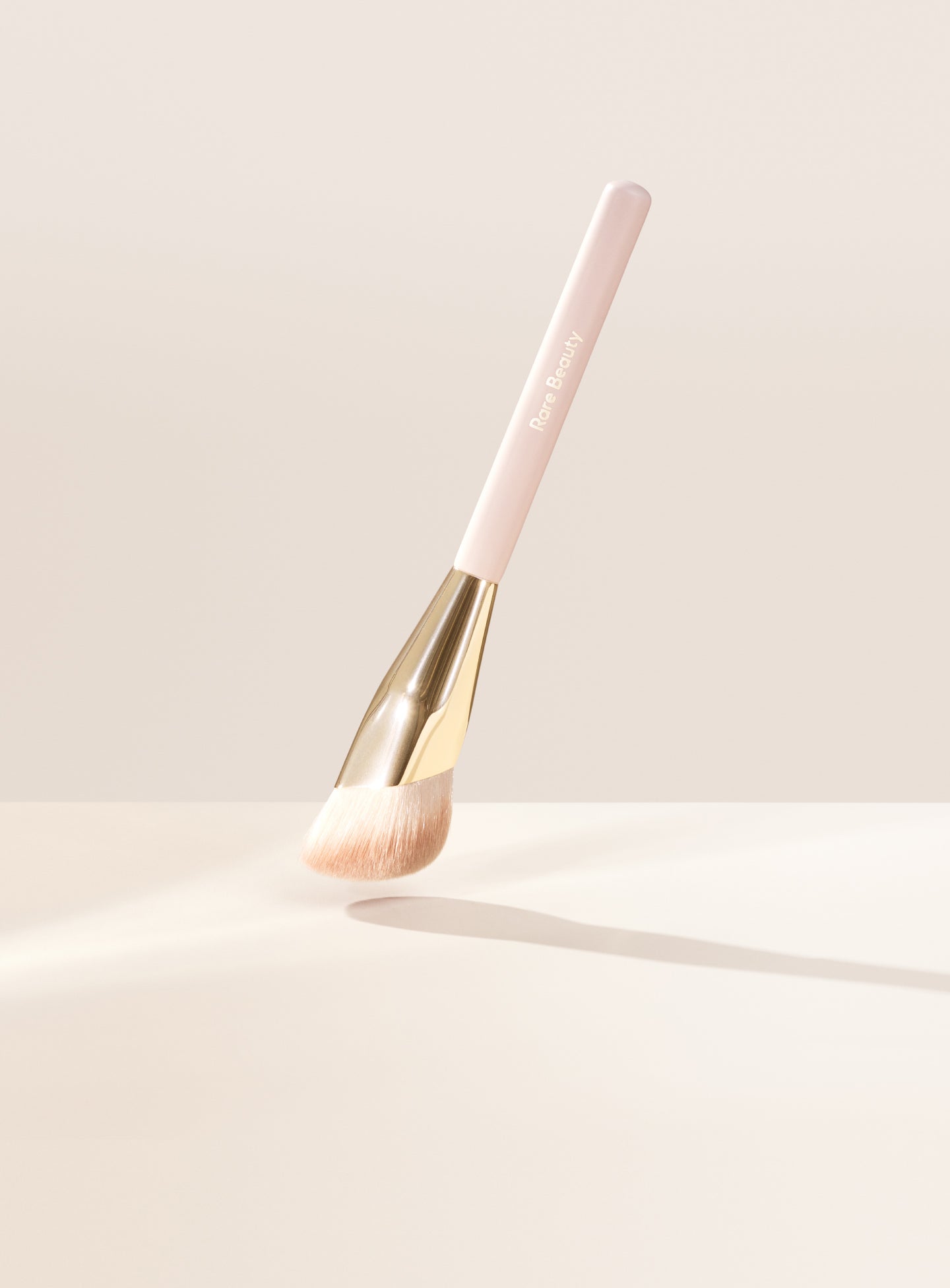 FOUNDATION-BRUSH-SKU-1_b4e67510-3fda-4ca6-a72a-e7b955d788a8-1