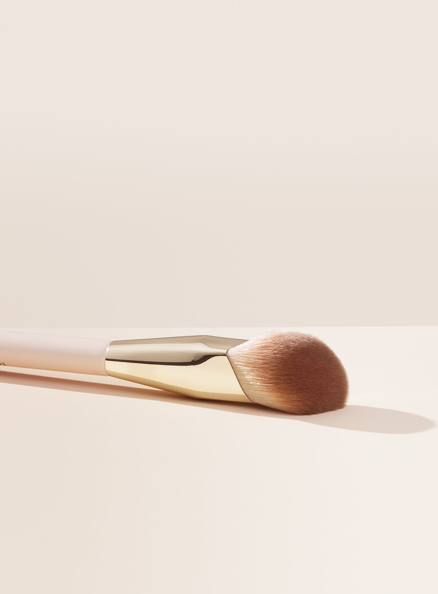 FOUNDATION-BRUSH-SKU-3_b8058a6f-761c-44e6-aeba-025bc259f3ff-1