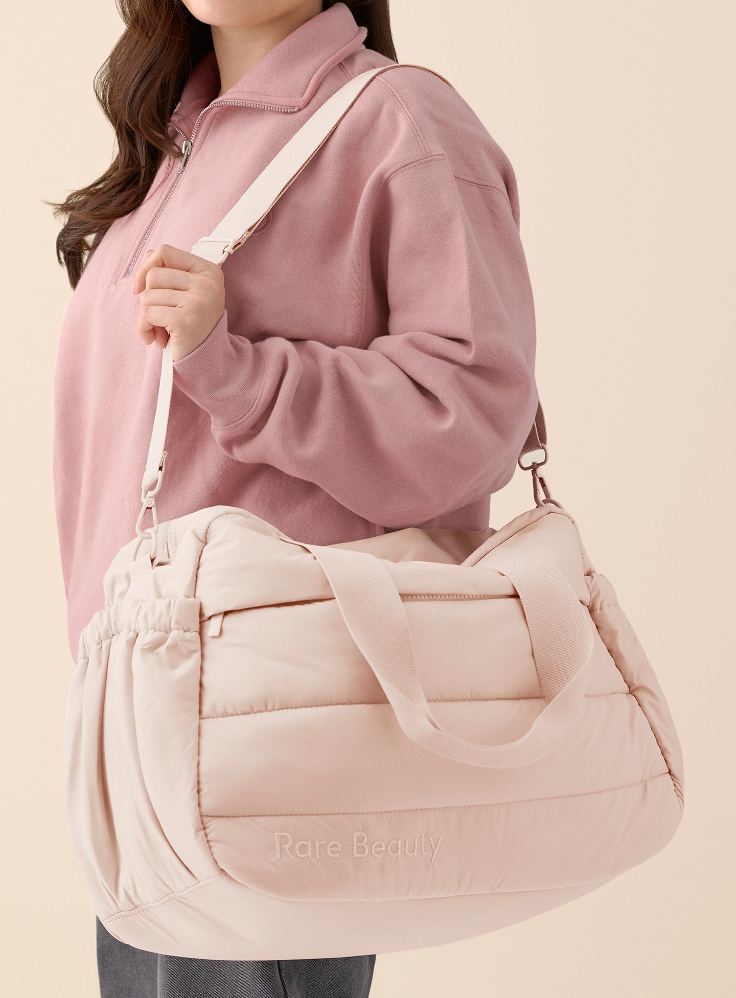 ON-FIGURE-PUFFY-CARRYALL-TOTE-PEACH-01-1