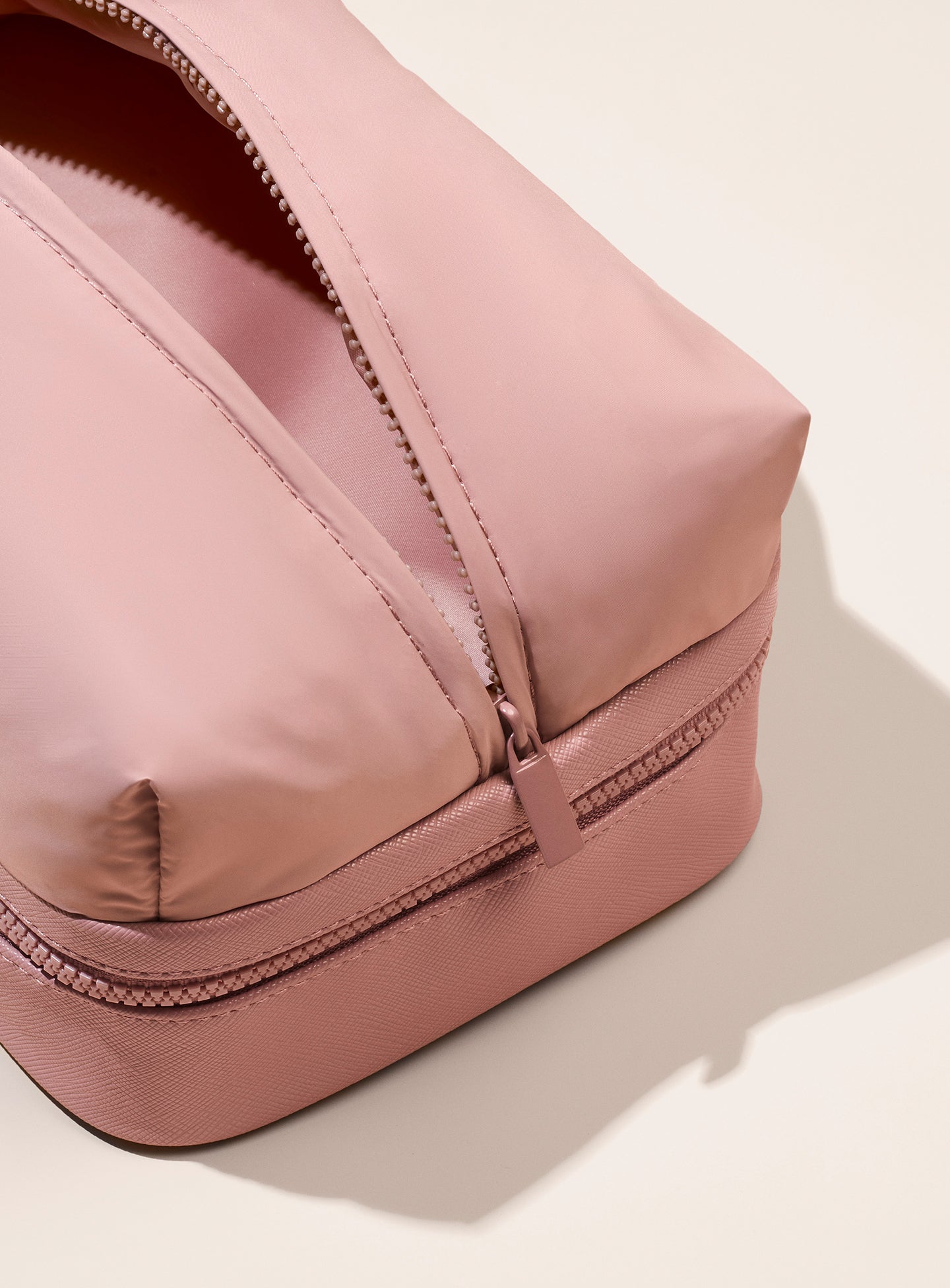 pdp-puffy-toiletry-bag-mauve-top-zip-1